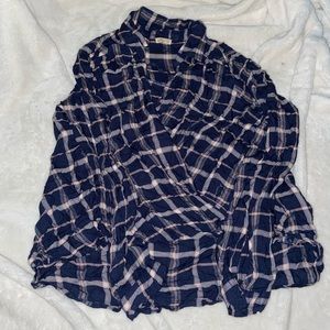 Idk how to word this.... flannel👱🏻‍♀️